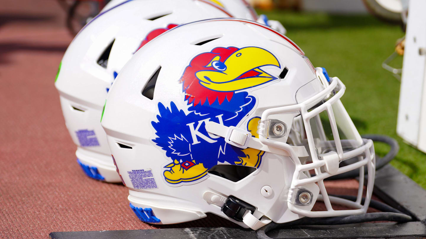 Top Kansas Football Recruit Reaffirms Commitment to Jayhawk