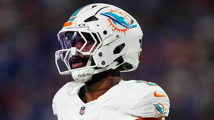 Miami Dolphins v Buffalo Bills