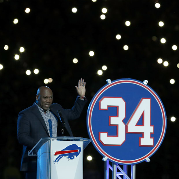 Bills retire the number of former running back Thurman Thomas
