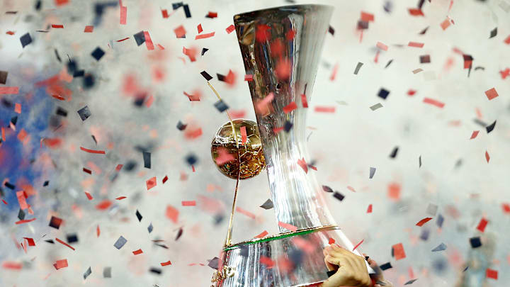 Taça do Brasileirão deve ser erguida no início de dezembro Taça do Brasileirão deve ser erguida no início de dezembro