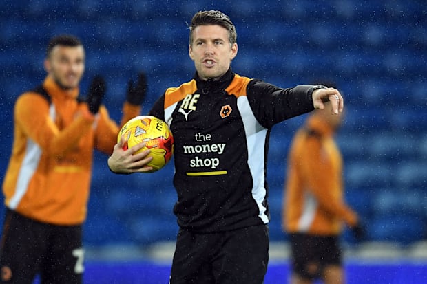 罗布·爱德华兹指挥。