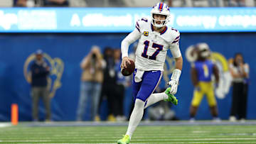 Buffalo Bills v Los Angeles Rams