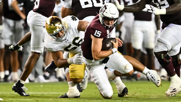 Howard Cross sacks Texas A&M quarterback Conner Weigman