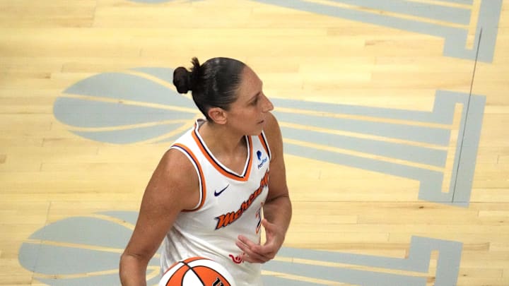 Jun 29, 2022; Phoenix, Arizona, USA; Phoenix Mercury guard Diana Taurasi (3) in bounds the ball against the Indiana Fever during the first half at Footprint Center. Mandatory Credit: Joe Camporeale-Imagn Images Jun 29, 2022; Phoenix, Arizona, USA; Phoenix Mercury guard Diana Taurasi (3) in bounds the ball against the Indiana Fever during the first half at Footprint Center. Mandatory Credit: Joe Camporeale-Imagn Images