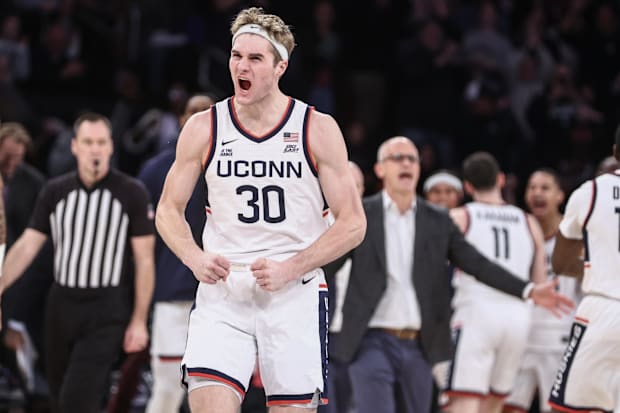 UConn forward Liam McNeeley