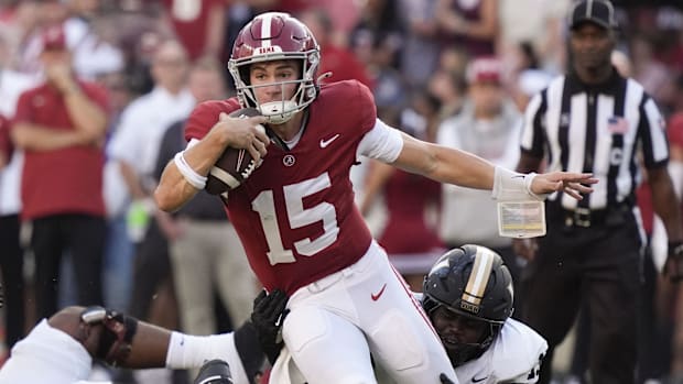 Alabama Crimson Tide quarterback Ty Simpson