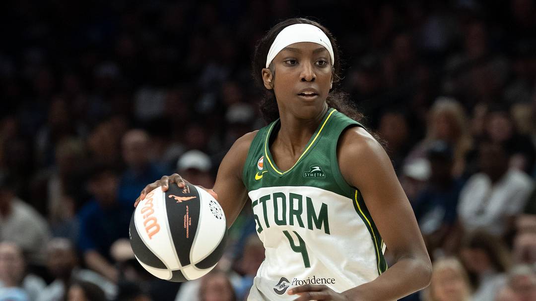 Jun 6, 2026; Minneapolis, Minnesota, USA; Seattle Storm guard Flau'jae Johnson (4) dribbles the ball against the Minnesota Lynx in the second half at Target Center. Mandatory Credit: Jesse Johnson-Imagn Images Jun 6, 2026; Minneapolis, Minnesota, USA; Seattle Storm guard Flau'jae Johnson (4) dribbles the ball against the Minnesota Lynx in the second half at Target Center. Mandatory Credit: Jesse Johnson-Imagn Images