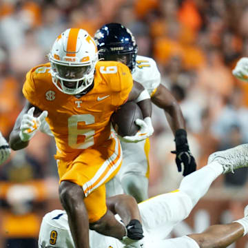 Tennessee running back Dylan Sampson (6) on the run play during the NCAA college football game against Kent State on Saturday, Sept. 14, 2024 in Knoxville, Tenn.