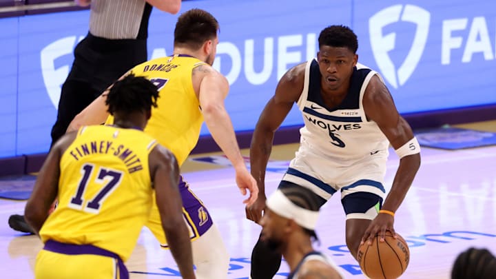 Could the UNDER bet the play on Friday night?