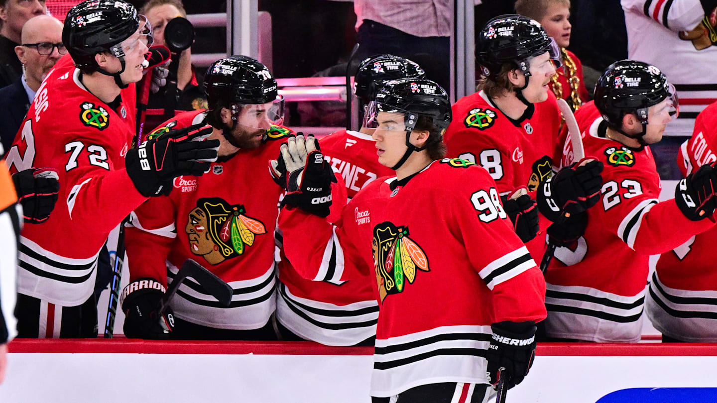 Blackhawks Social Team ruft Paul Bissonnette wegen Connor Bedard Chirp auf