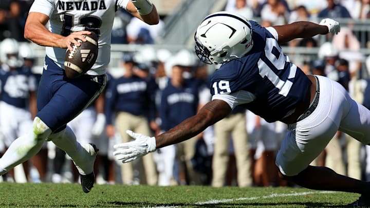 Penn State football defensive end Chaz Coleman