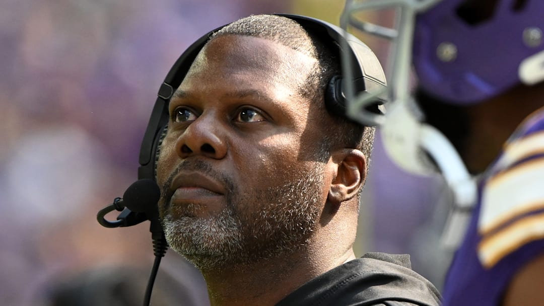 Washington Commanders defensive coordinator Daronte Jones Washington Commanders defensive coordinator Daronte Jones