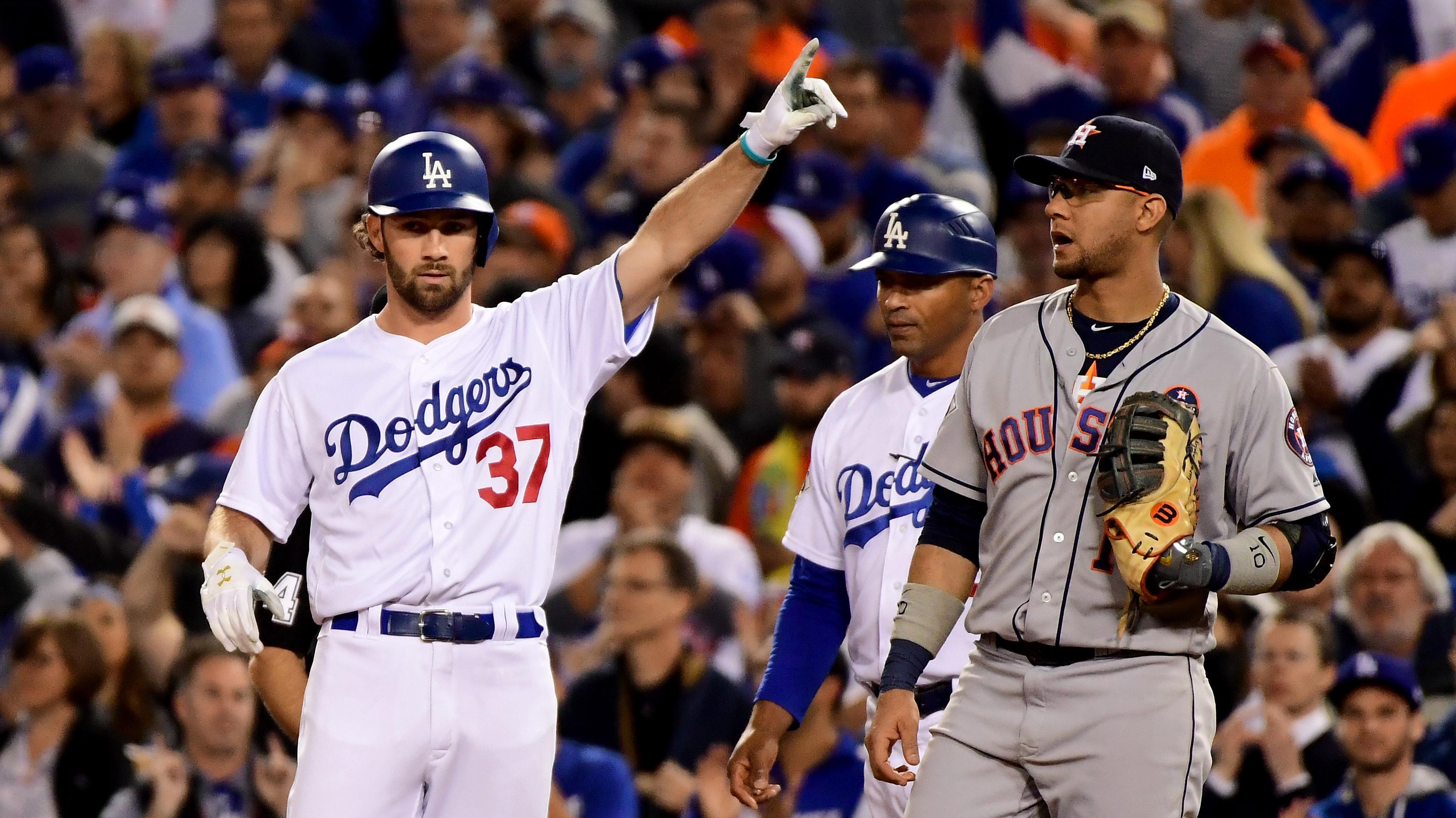 Versatile 2017 Dodgers playoff hero announces retirement