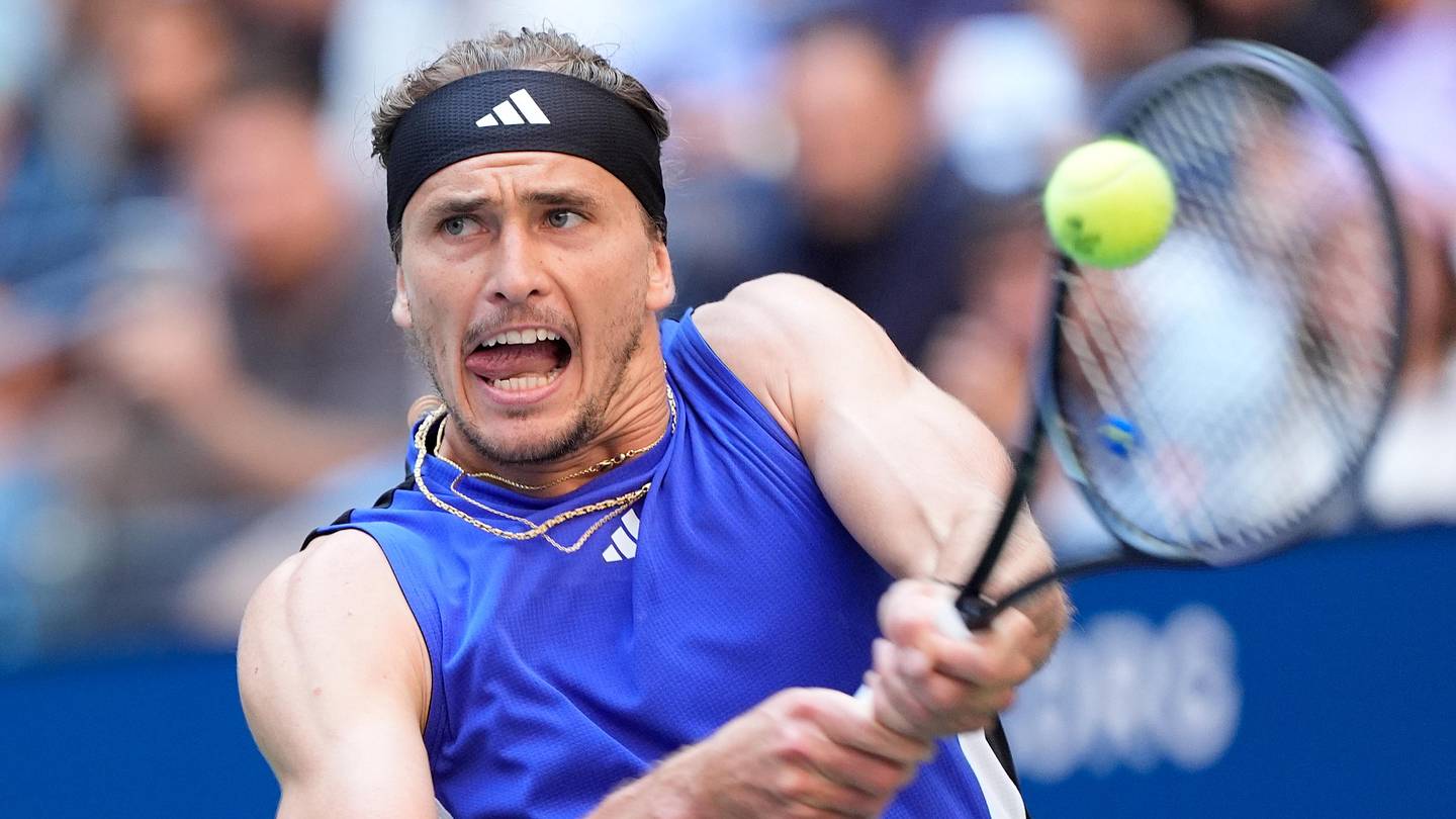 Alexander Zverev Knocks Off Arthur Fills in Paris Masters