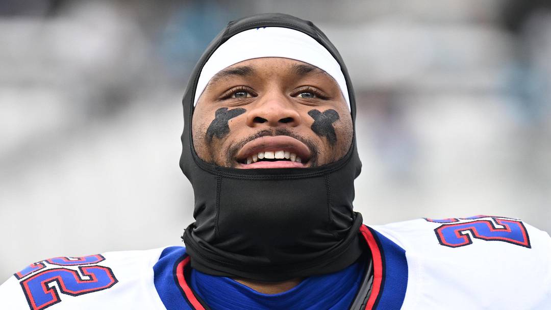 Jan 11, 2026; Jacksonville, FL, USA; Buffalo Bills running back Ray Davis (22) before an AFC Wild Card Round game against the Jacksonville Jaguars at EverBank Stadium. Mandatory Credit: Melina Myers-Imagn Images