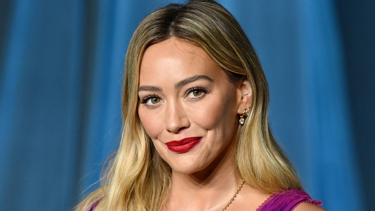 Hilary Duff Announces Tour Dates Right After Si Swimsuit Cover Reveal