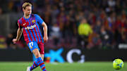 Frenkie de Jong debe salir a otro club