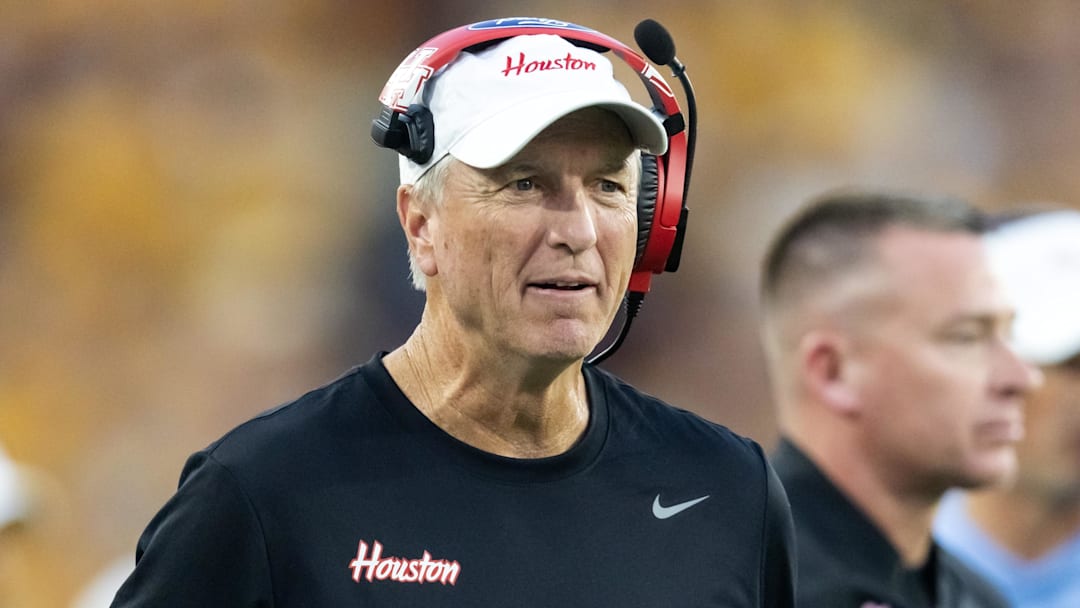 Houston Cougars head coach Willie Fritz against the Arizona State Sun Devils at Mountain America Stadium. Houston Cougars head coach Willie Fritz against the Arizona State Sun Devils at Mountain America Stadium.