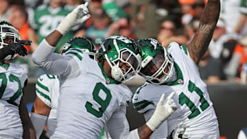 Oct 26, 2025; Cincinnati, Ohio, USA; New York Jets defensive end Will McDonald IV (9) and linebacker Jermaine Johnson (11) /celebrates during the fourth quarter against the Cincinnati Bengals at Paycor Stadium. 