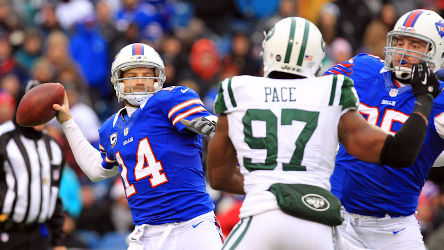 Buffalo Bills legend brings energy and his beard before start of