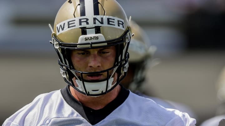 Jun 14, 2022; New Orleans, Louisiana, USA;  New Orleans Saints linebacker Pete Werner (20) during warmups during minicamp at the New Orleans Saints Training Facility. Mandatory Credit: Stephen Lew-USA TODAY Sports