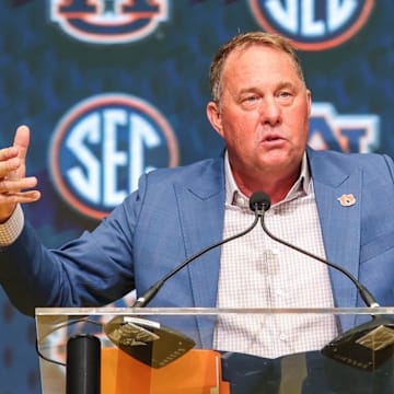 Auburn Tigers head coach Hugh Freeze spent the spring instilling confidence into his overhauled quarterback room.