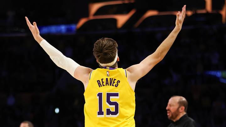 New York Knicks v Los Angeles Lakers