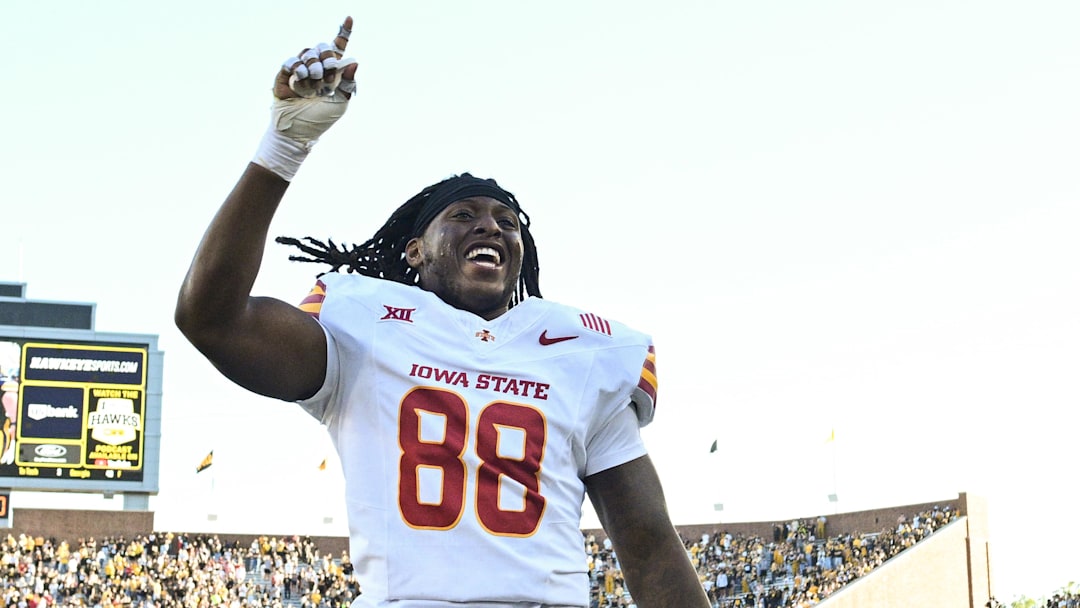 Iowa State Cyclones defensive end Ikenna Ezeogu (88)