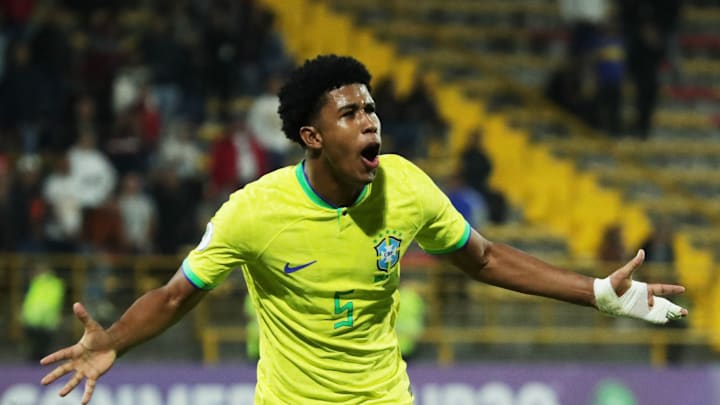 Chelsea berharap dapat amankan izin kerja untuk Andrey Santos Chelsea berharap dapat amankan izin kerja untuk Andrey Santos