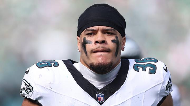 Philadelphia Eagles tight end Cameron Latu