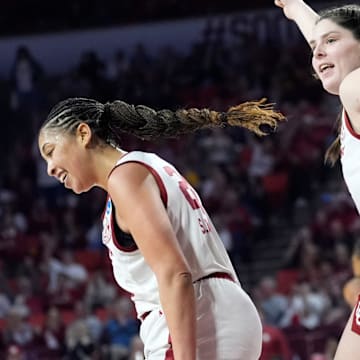 Oklahoma's Skylar Vann and Raegan Beers 