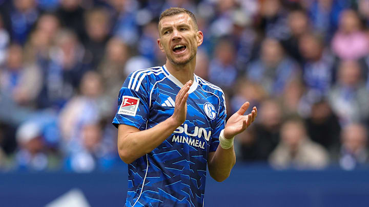 Edin Dzeko wird S04 vorerst nicht zur Verfügung stehen