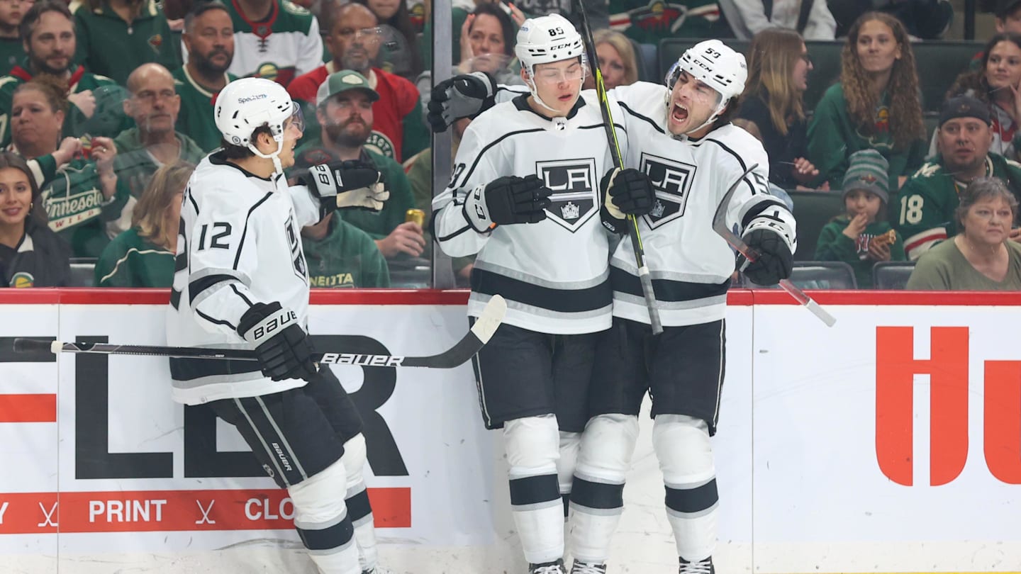 Kings vs Blackhawks Prediction, Odds, Line & Prop Bets for ...