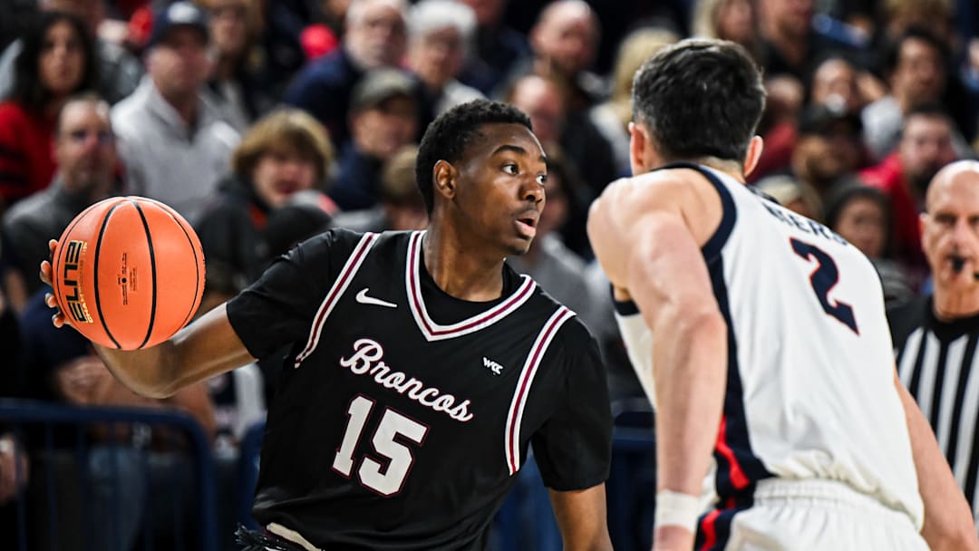 Santa Clara Broncos guard Thierry Darlan (15).