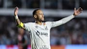 Neymar a joué ses 45 premières minutes cette nuit sous son nouveau maillot