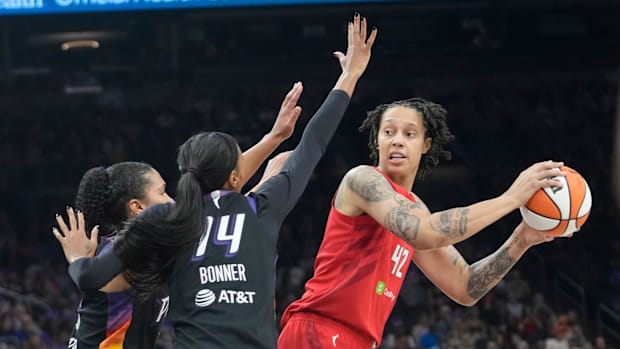 Alyssa Thomas and DeWanna Bonne