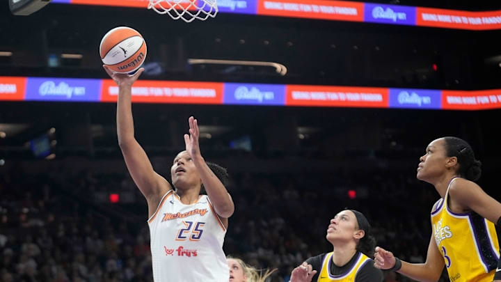 Phoenix Mercury forward Alyssa Thomas (25) lays the ball in against the Los Angeles Sparks during the third quarter at PHX Arena in Phoenix, on May 21, 2025.