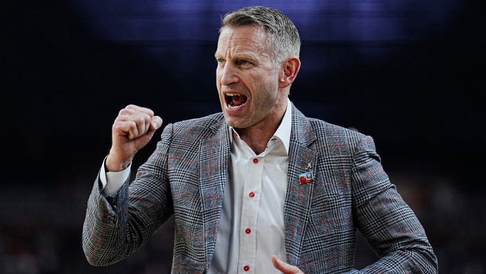 Alabama head coach Nate Oats celebrates a play against Connecticut during the Final Four semifinal