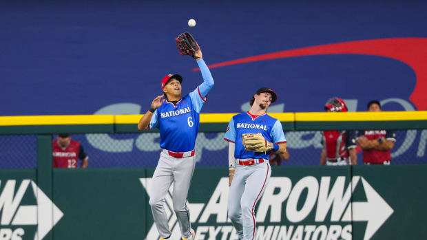 National League Future infielder Termarr Johnson (6) catches the ball in the fourth inning of the MLB All-Star Futures Game.