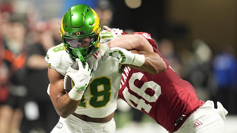 Former Oregon Ducks tight end Kenyon Sadiq