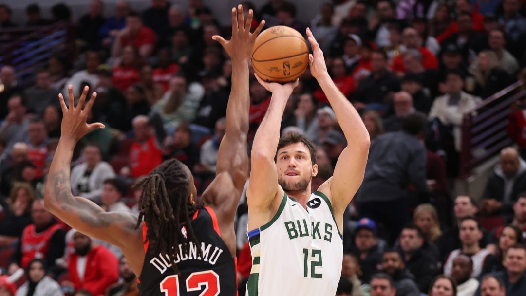 Milwaukee Bucks v Chicago Bulls