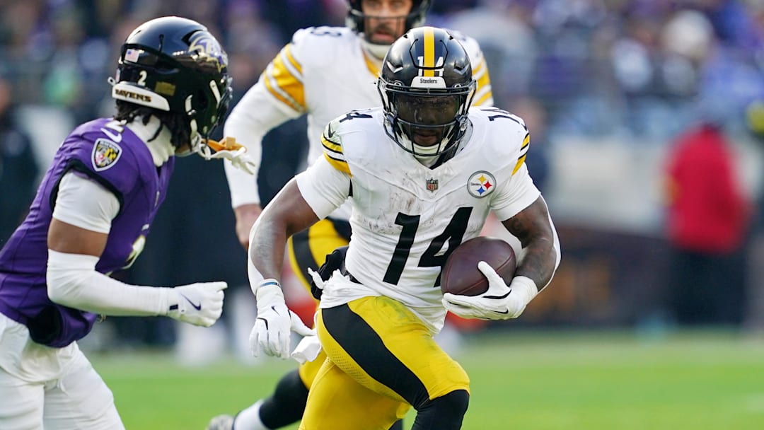 Dec 7, 2025; Baltimore, Maryland, USA; Pittsburgh Steelers running back Kenneth Gainwell (14) runs with the ball against the Baltimore Ravens during the second half at M&T Bank Stadium. Mandatory Credit: Mitch Stringer-Imagn Images Dec 7, 2025; Baltimore, Maryland, USA; Pittsburgh Steelers running back Kenneth Gainwell (14) runs with the ball against the Baltimore Ravens during the second half at M&T Bank Stadium. Mandatory Credit: Mitch Stringer-Imagn Images