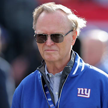 Giants fans want owner John Mara to 'Fire Everyone'.