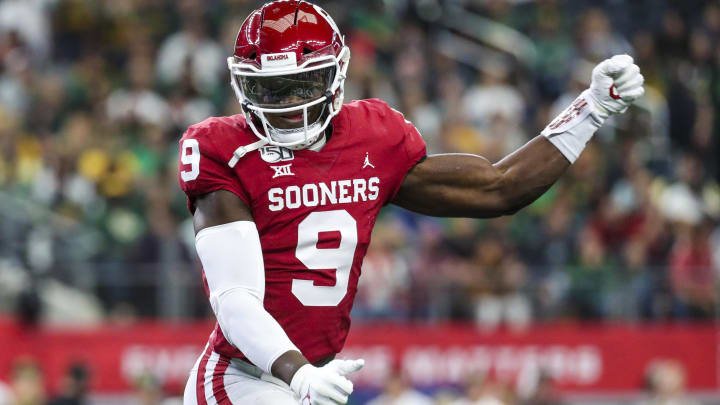 Dec 7, 2019; Arlington, TX, USA; Oklahoma Sooners linebacker Kenneth Murray (9) reacts during the first quarter against the Baylor Bears in the 2019 Big 12 Championship Game at AT&T Stadium. Mandatory Credit: Kevin Jairaj-USA TODAY Sports. Oklahoma Football. 