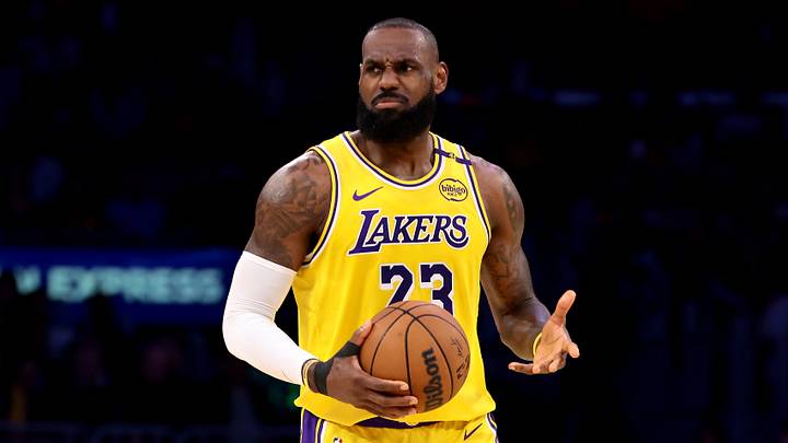 Houston Rockets v Los Angeles Lakers