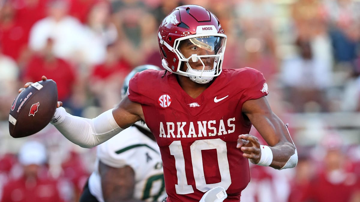 Arkansas vs. Auburn score prediction by expert football model