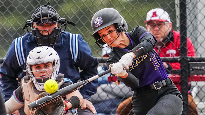 Carli Moldenhauer (10) has been voted High School on SI Wisconsin's top outfielder of 2025
