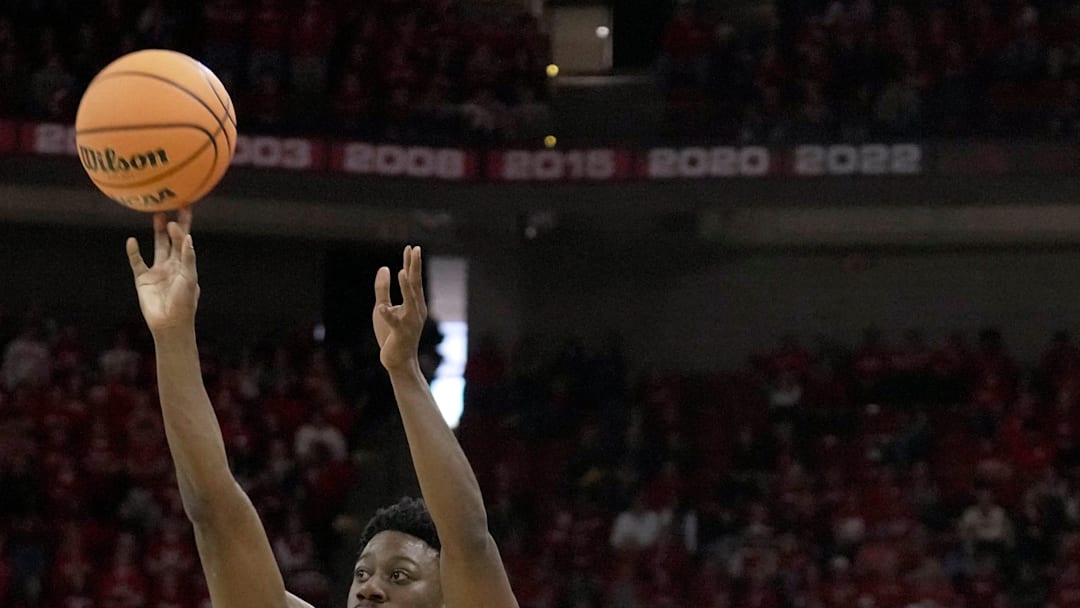 Wisconsin guard John Blackwell (25).