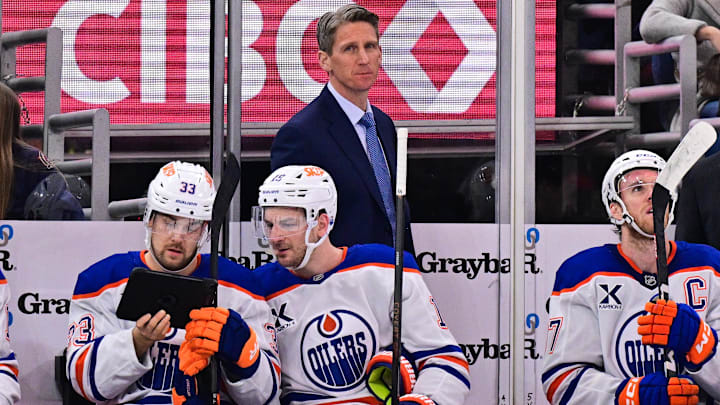 Edmonton Oilers head coach Kris Knoblauch: Daniel Bartel-Imagn Images