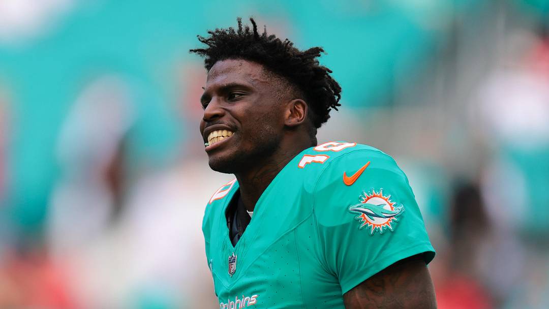 Dec 22, 2024; Miami Gardens, Florida, USA; Miami Dolphins wide receiver Tyreek Hill (10) reacts on the field before the game against the San Francisco 49ers at Hard Rock Stadium. Mandatory Credit: Sam Navarro-Imagn Images Dec 22, 2024; Miami Gardens, Florida, USA; Miami Dolphins wide receiver Tyreek Hill (10) reacts on the field before the game against the San Francisco 49ers at Hard Rock Stadium. Mandatory Credit: Sam Navarro-Imagn Images